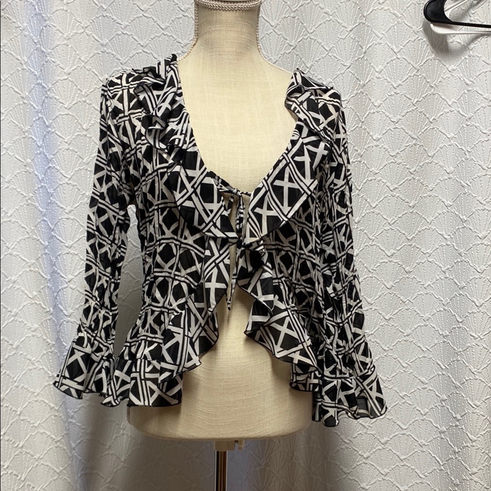 Sunny Taylor size medium petite‎ and White Geometric Ruffle Blouse sheer